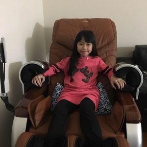 Meet your Posher, Quang